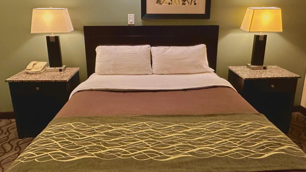 Lacombe Motor Inn 외부 사진