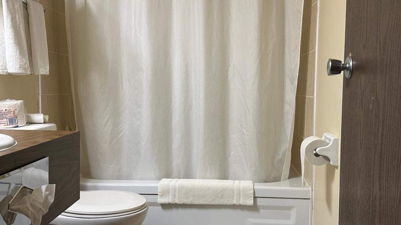 Lacombe Motor Inn 외부 사진