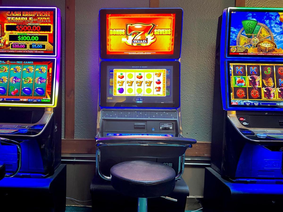 Lacombe Motor Inn 외부 사진